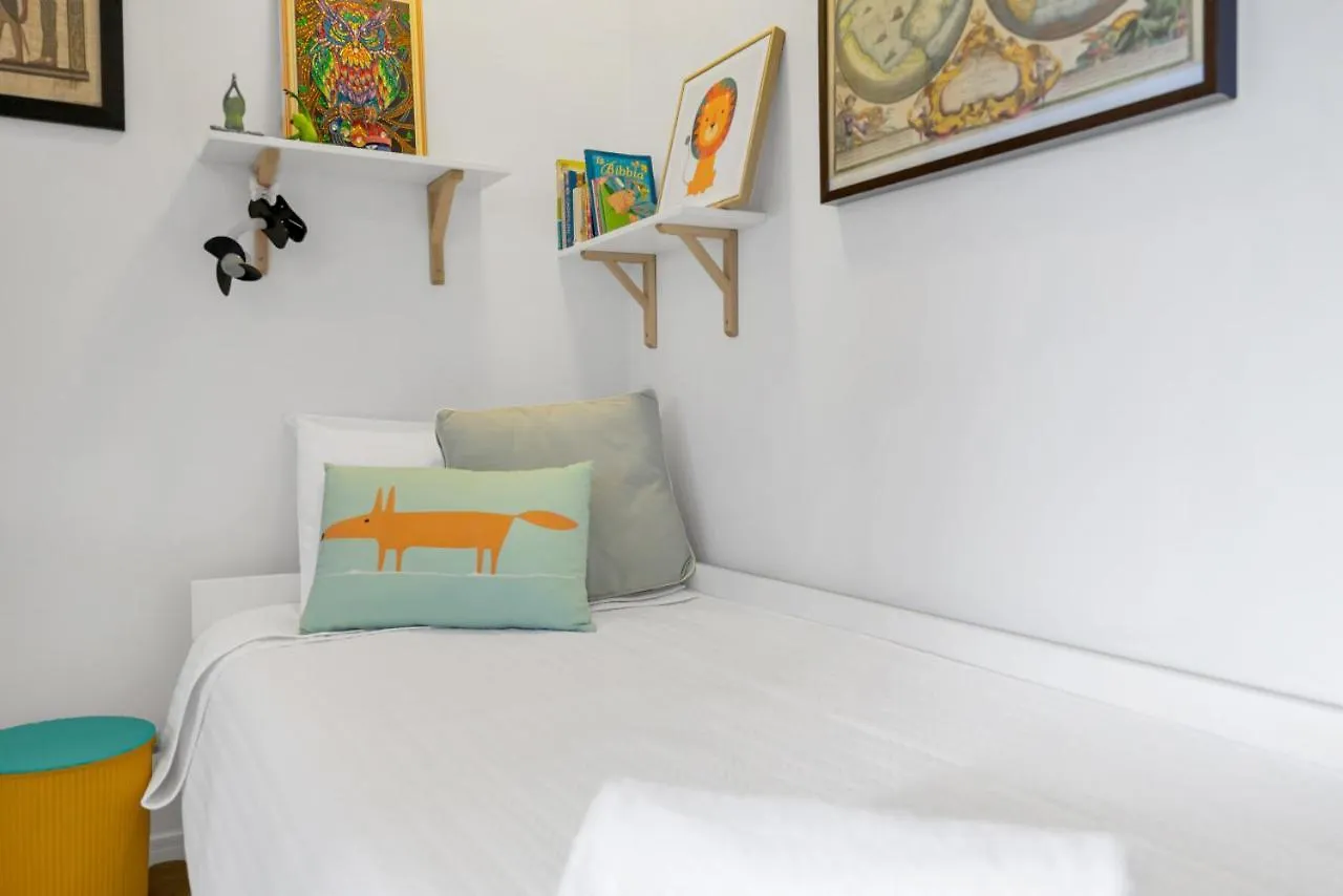 Portofino Coastal Retreat Apartment Cairns
