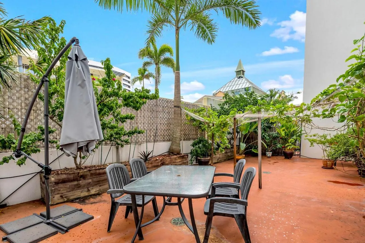 Portofino Coastal Retreat Apartment Cairns