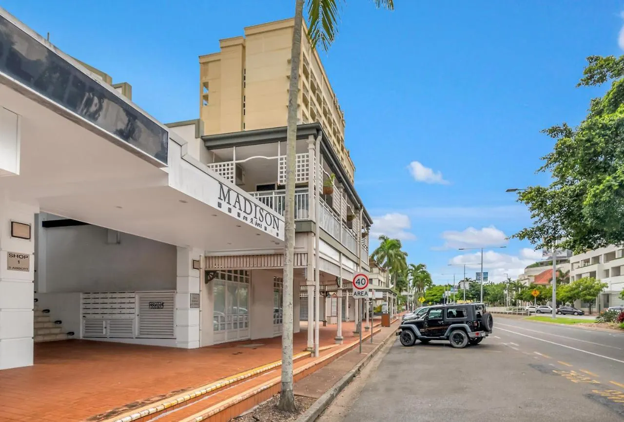 Portofino Coastal Retreat Apartment Cairns