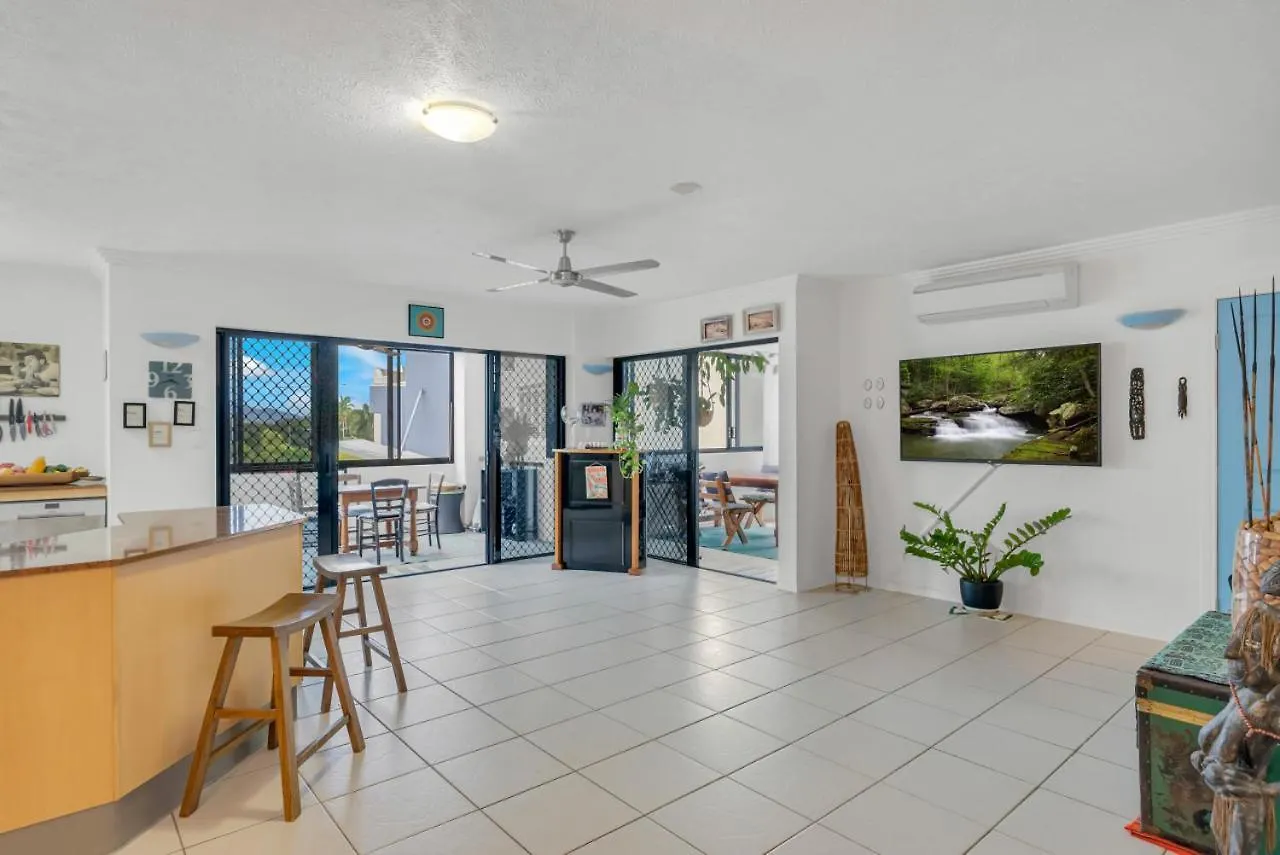 Portofino Coastal Retreat Apartment Cairns
